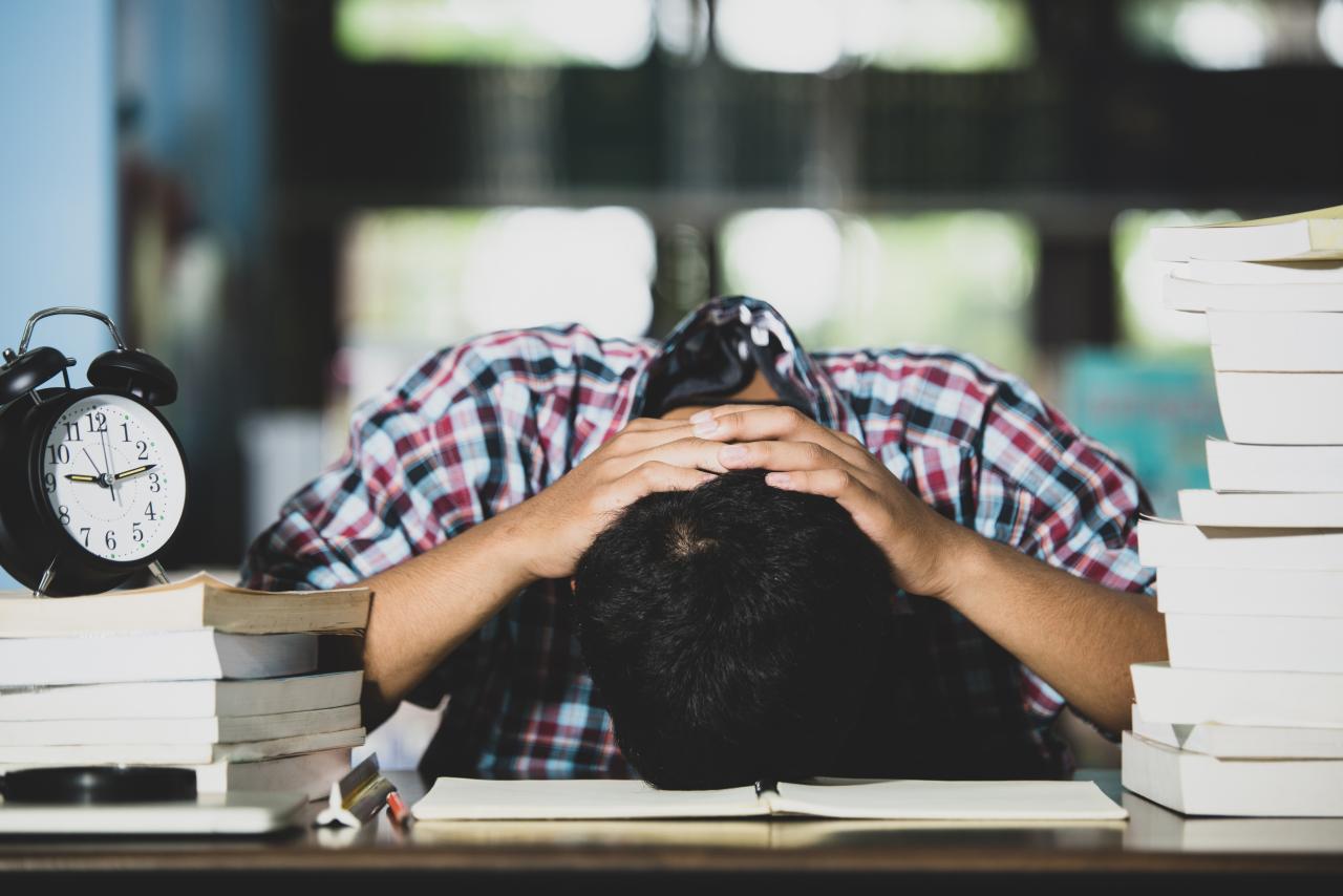 Burnout Estudantil: Como identificar e proteger sua saúde mental neste semestre